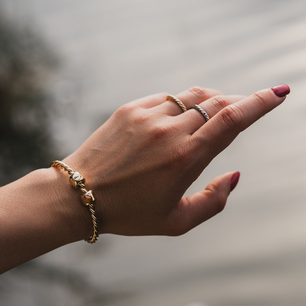 Charms mit Sonnenstein Vergoldet – Selbstbewusstsein, Freude und Willenskraft – Silber 925