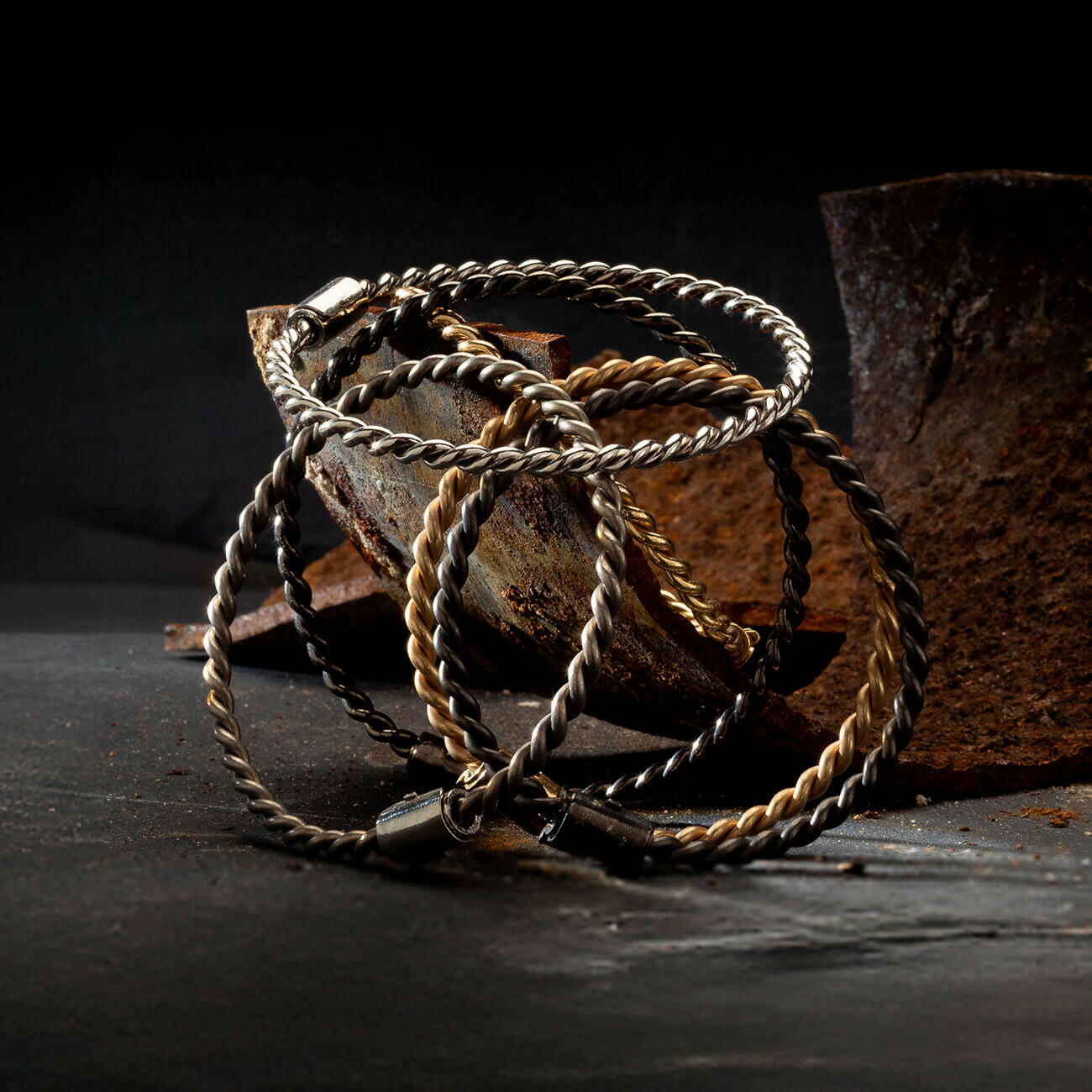 Miedziana bransoletka tensorowa w kolorze złotym - Zaginiony.