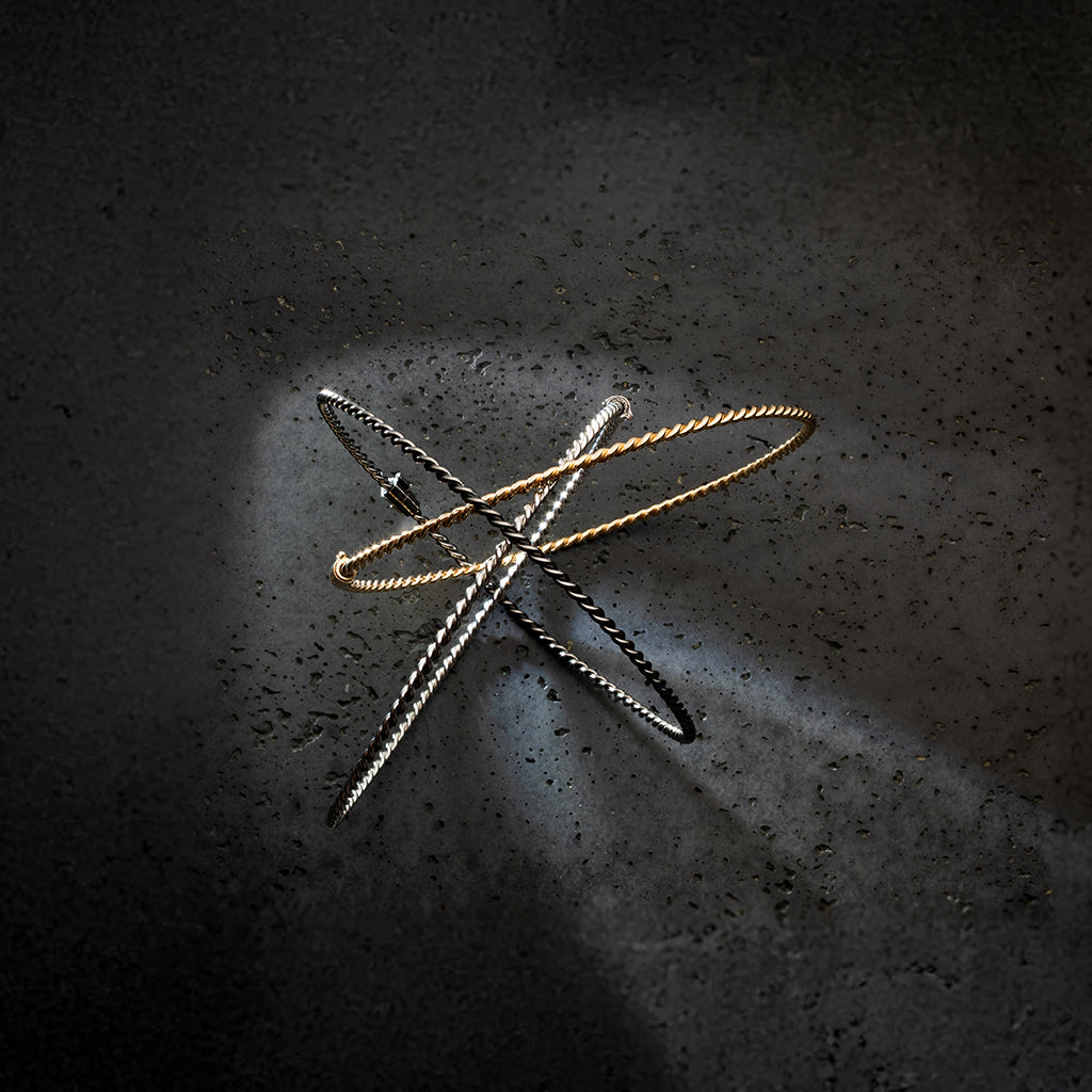 Jaki kolor bransolety tensorowej dla Twojej duszy? Złote i srebrne bransolety, a Liczba Życia.