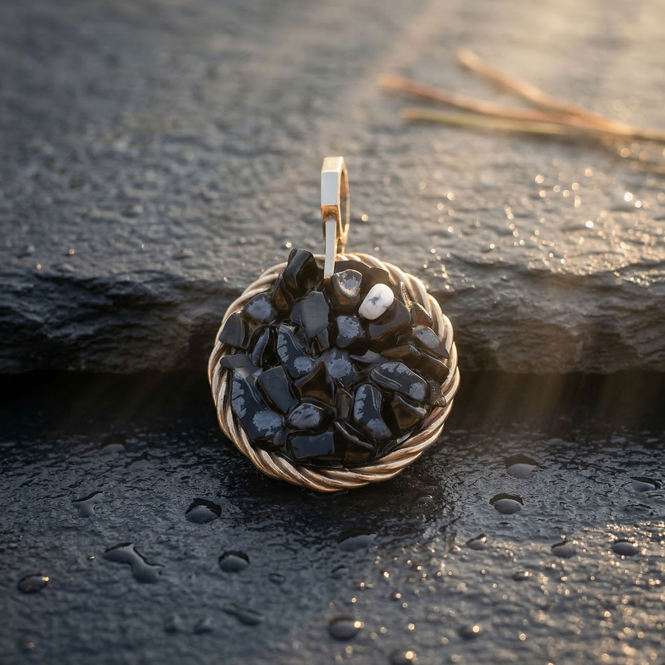 Miedziany Amulet Tensorowy z Obsydianem Śnieznym – Pozłacany