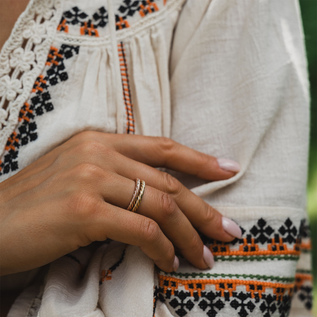 Kupferner Tensor-Ring in Goldfarbe – Schutzamulett