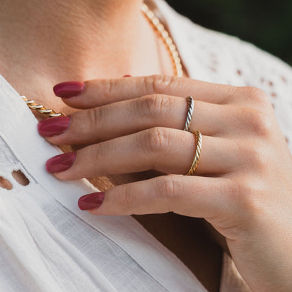 Srebrny pierścionek tensorowy pokryty platyną - Amulet ochronny