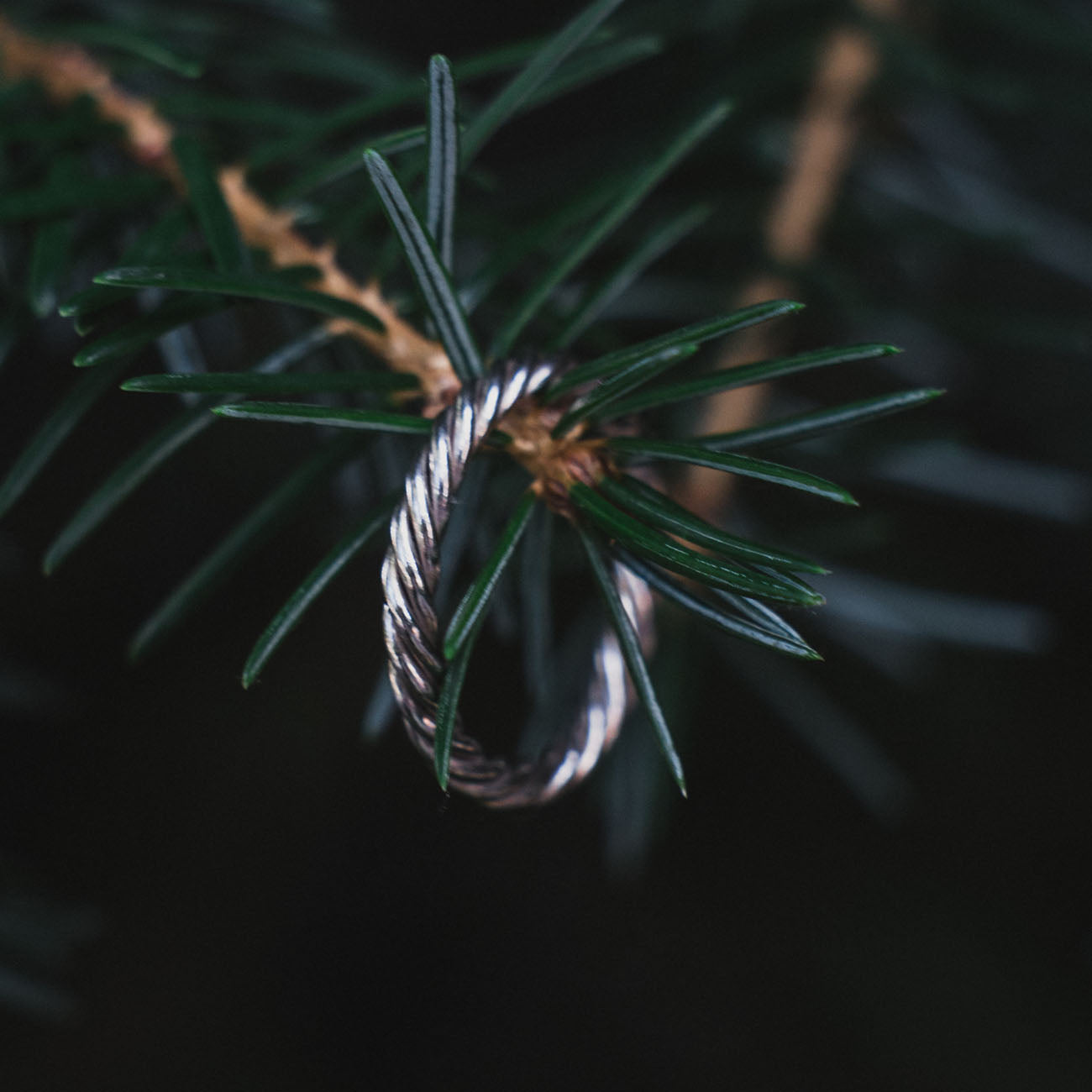 Srebrny pierścionek tensorowy pokryty platyną - Amulet ochronny