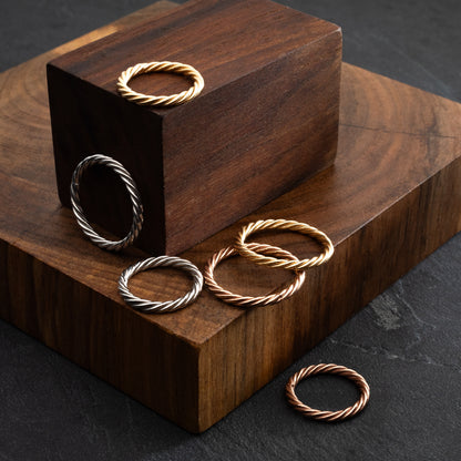 Srebrny pierścionek tensorowy pokryty platyną - Amulet ochronny